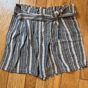 Banana Republic Gray Striped Women's Shorts
